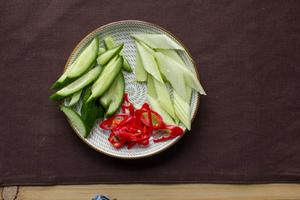 基围虾蔬菜沙拉的做法 步骤3