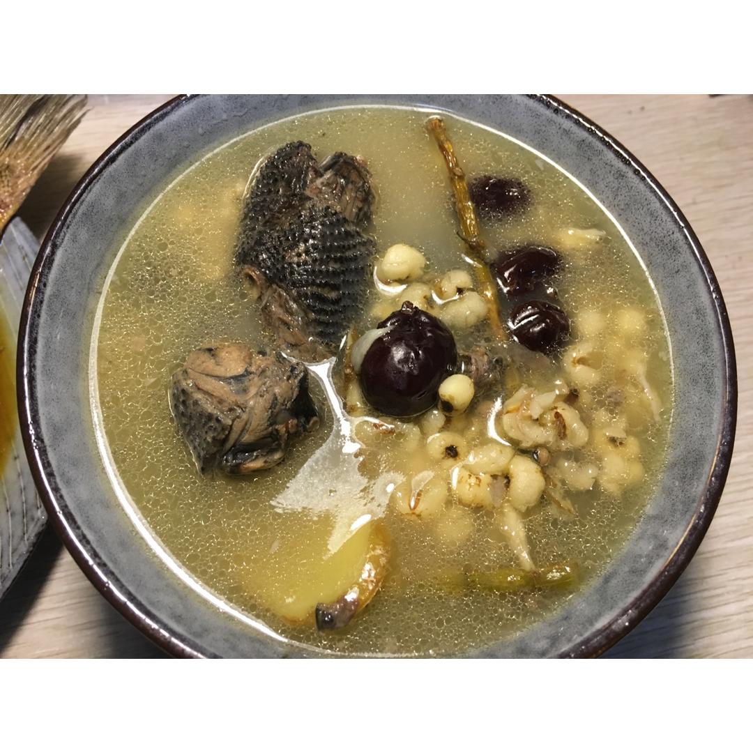 枸杞红枣乌鸡汤