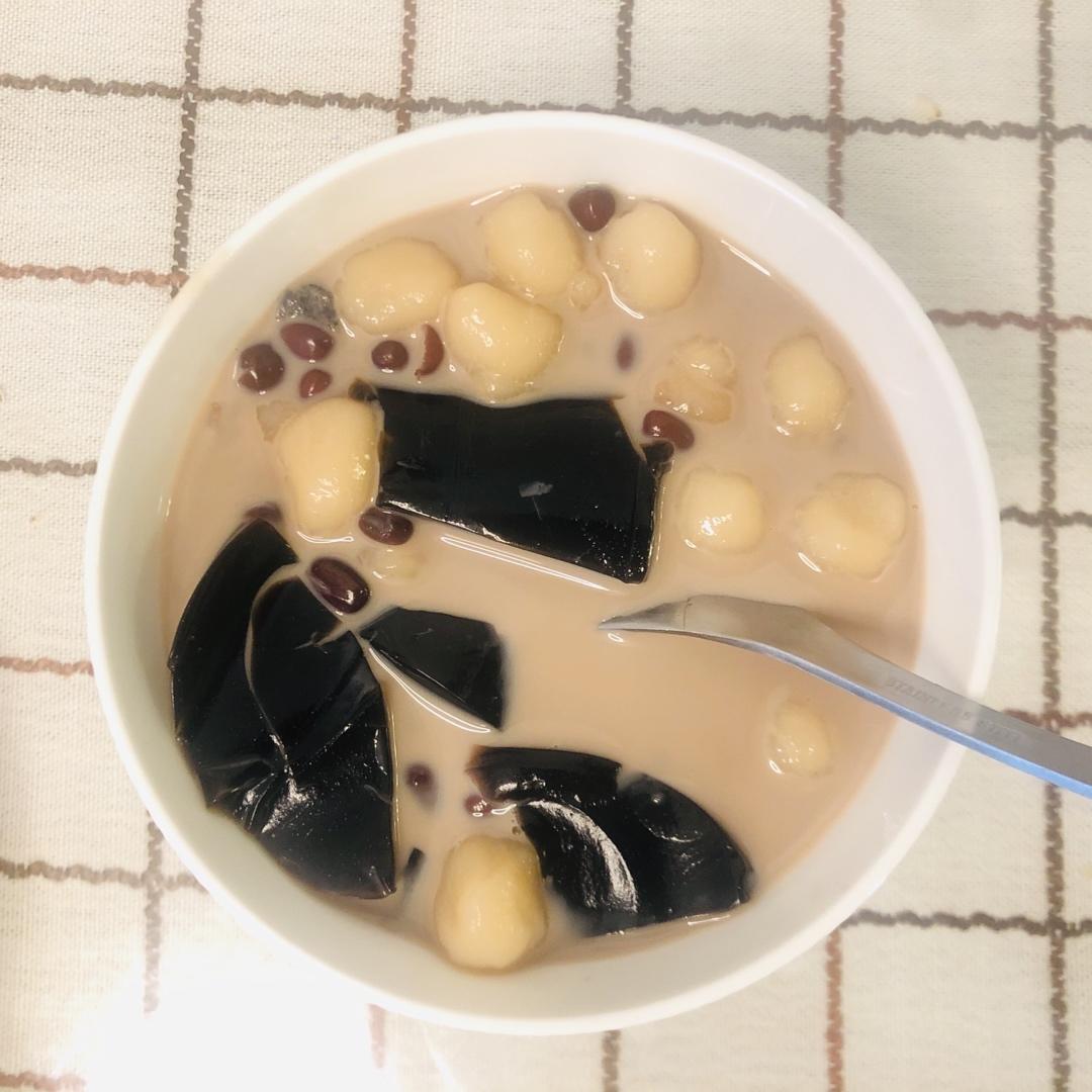 比奶茶好喝百倍的小丸子，香甜软糯