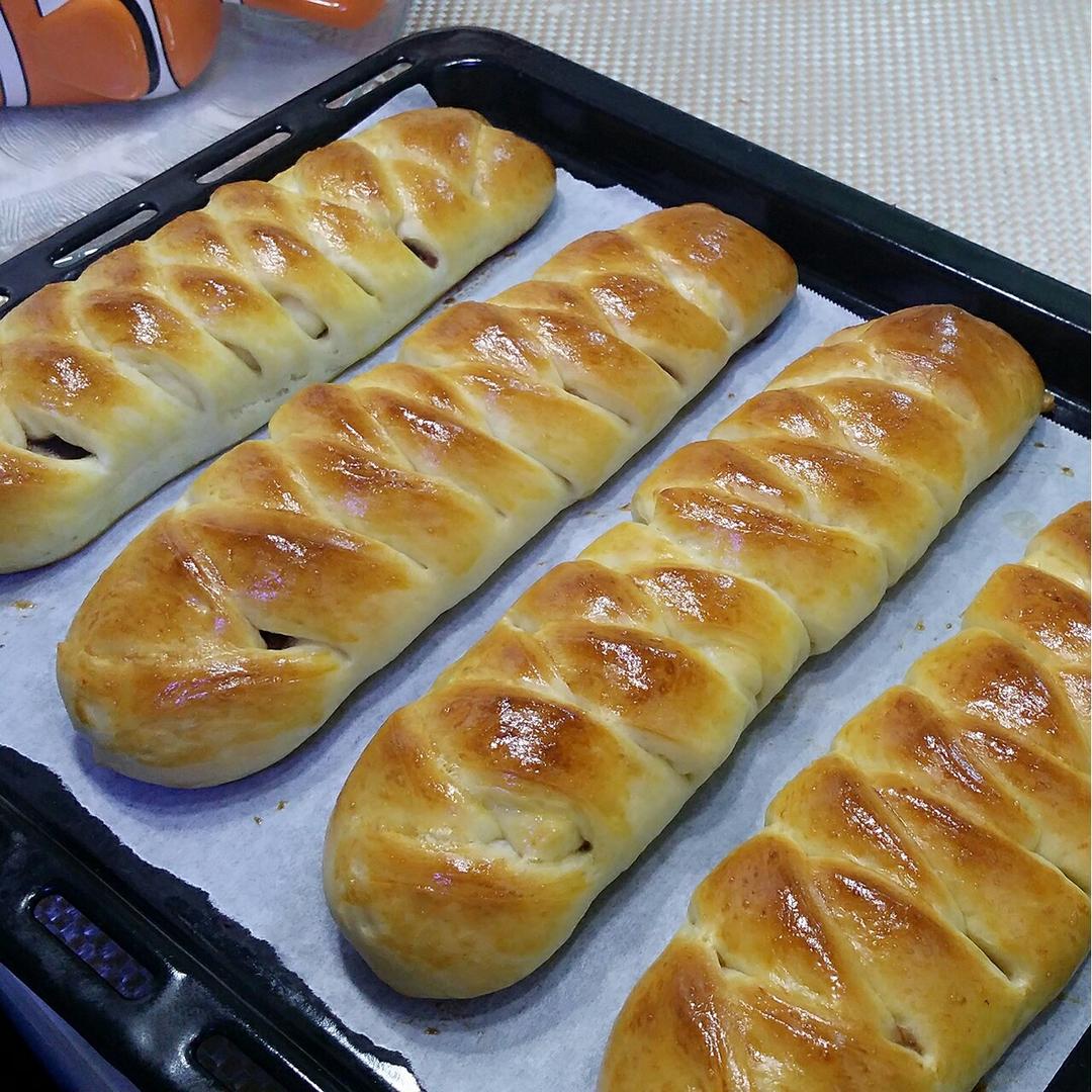 淡奶油豆沙面包