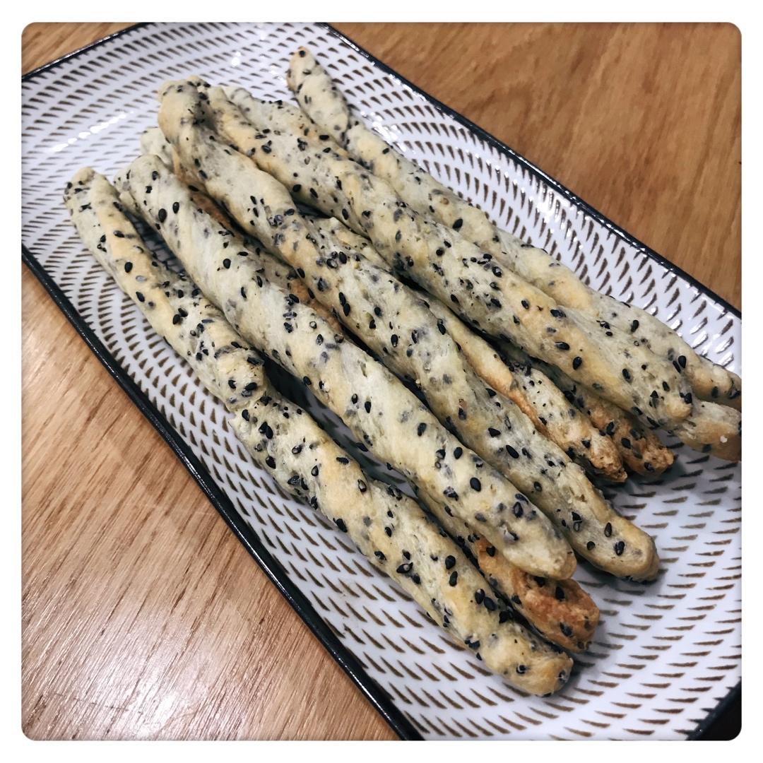 椒盐芝麻咸饼干棒