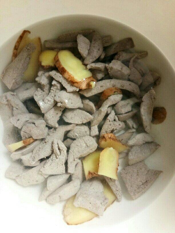 宝宝补铁辅食--猪肝粉