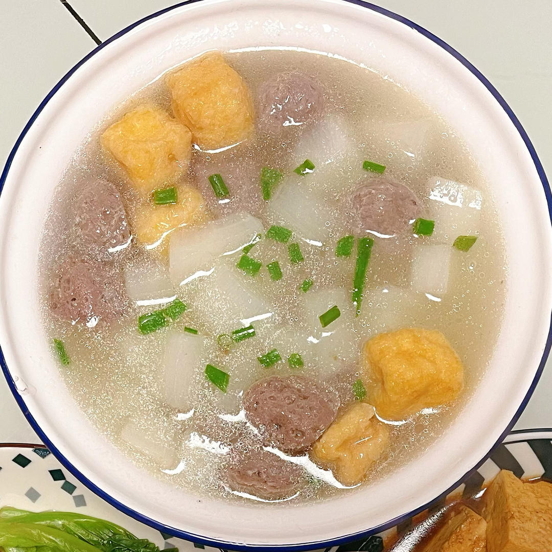 牛肉丸子萝卜汤，简单易做的鲜美味道