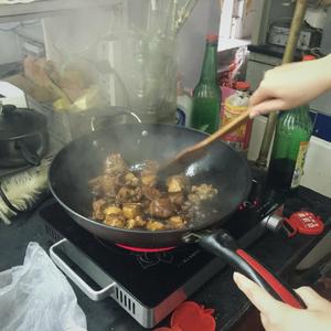 香菇土豆炖鸭肉的做法 步骤2