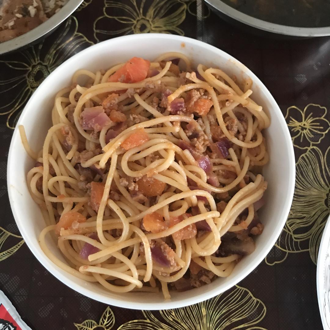 番茄肉酱意大利面