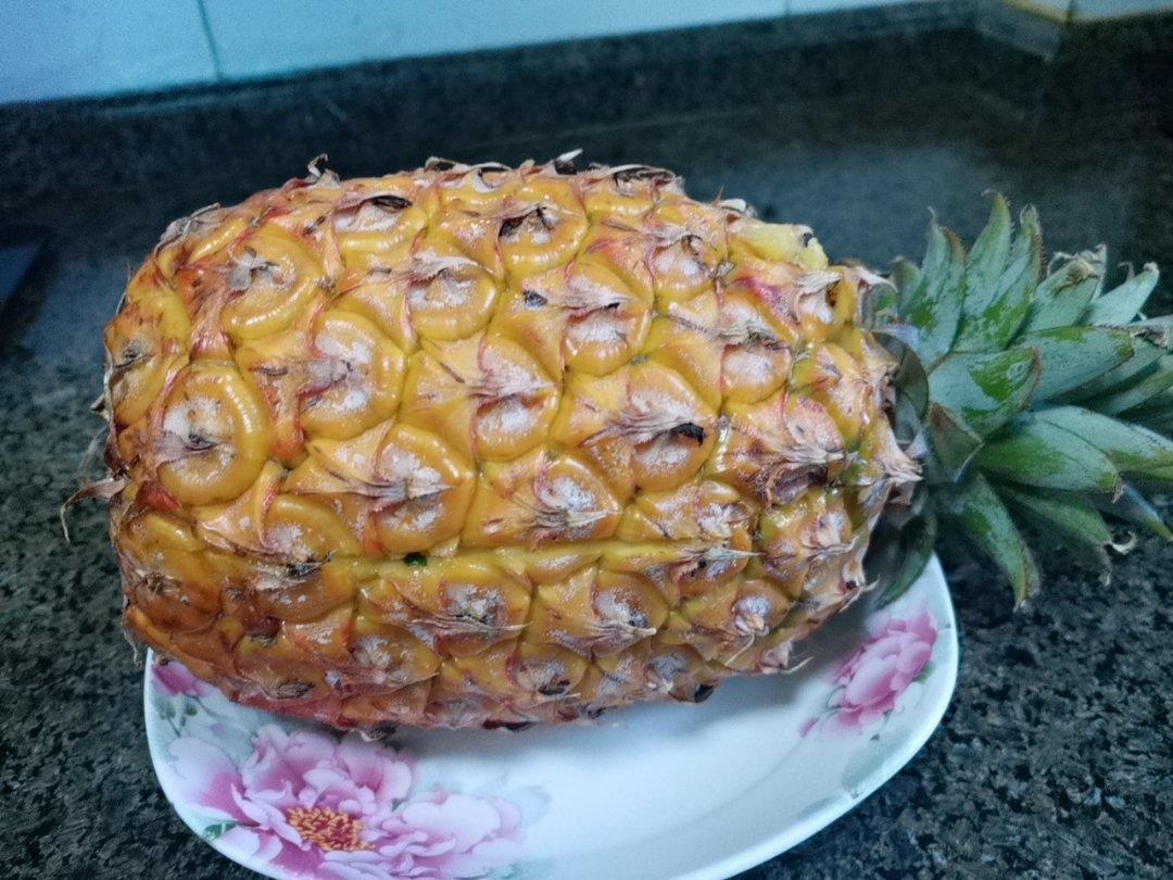 五彩菠萝饭