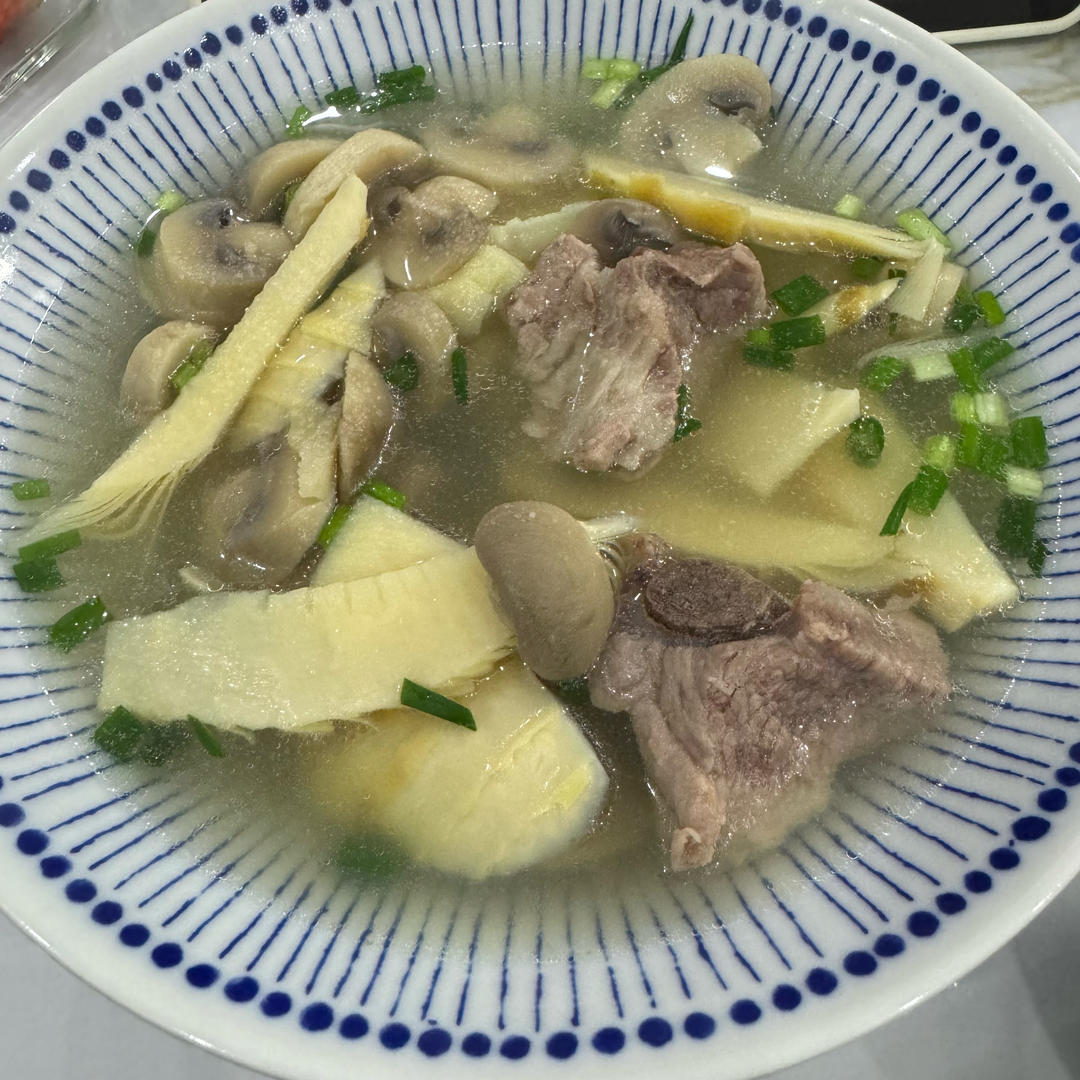 口蘑冬笋排骨汤