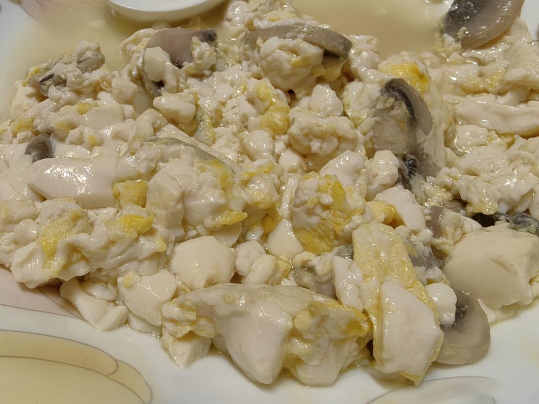 妈妈的家常菜，蘑菇烧豆腐，超下饭，比肉好吃