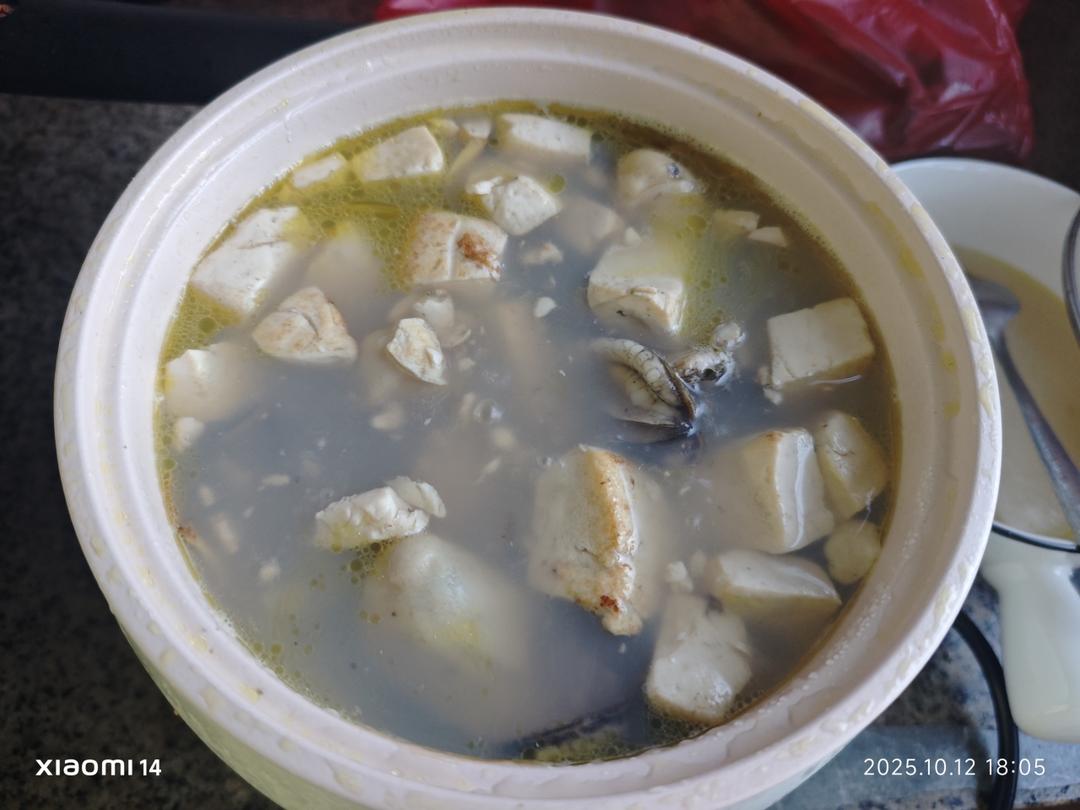 海蛎子豆腐汤