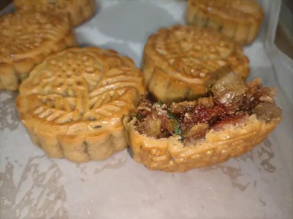 广式月饼——蛋黄莲蓉月饼