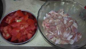 秋葵番茄炒鸡丁的做法 步骤2