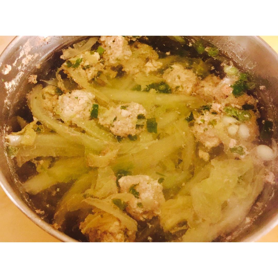 【10分钟系列】白萝卜豆腐圆子汤