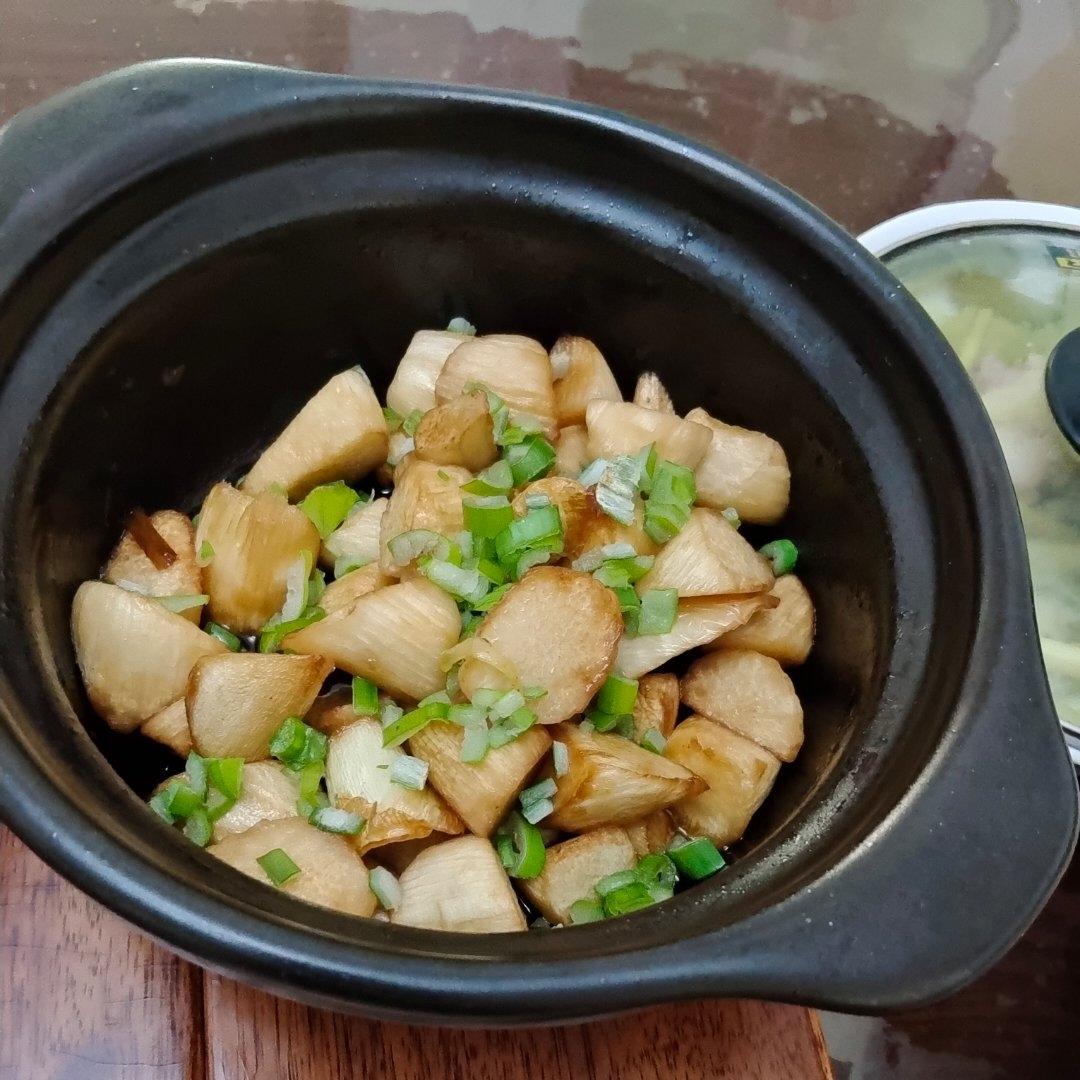 油焖茭白