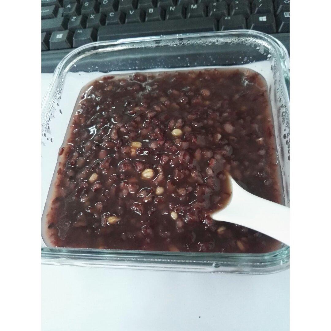红豆黑米美颜粥