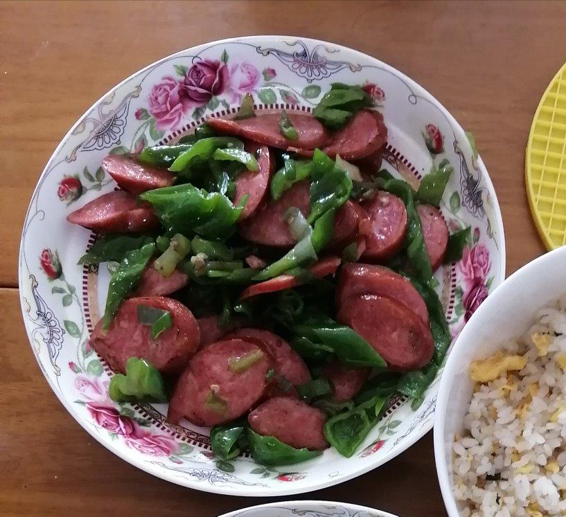 青椒炒火腿肠～童年回忆