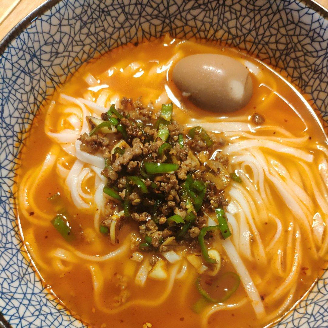 湖南米粉一碗被吃光连汤都不剩的快手早餐