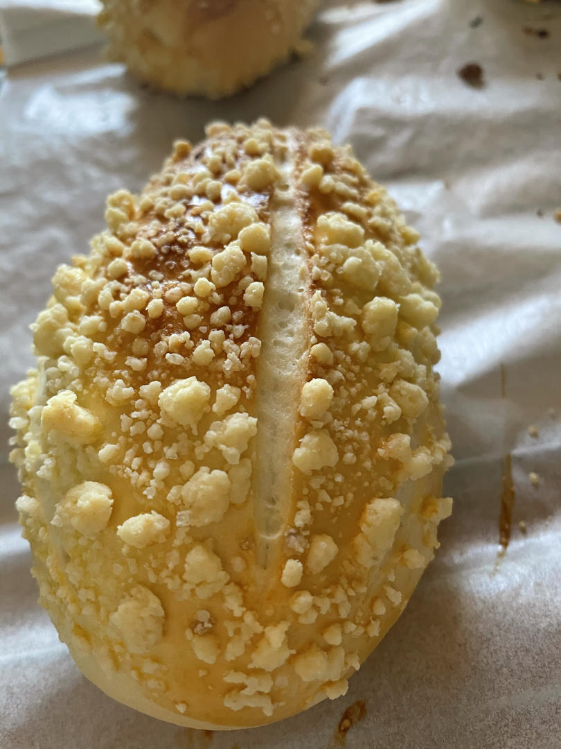 芋泥咸蛋黄软欧包