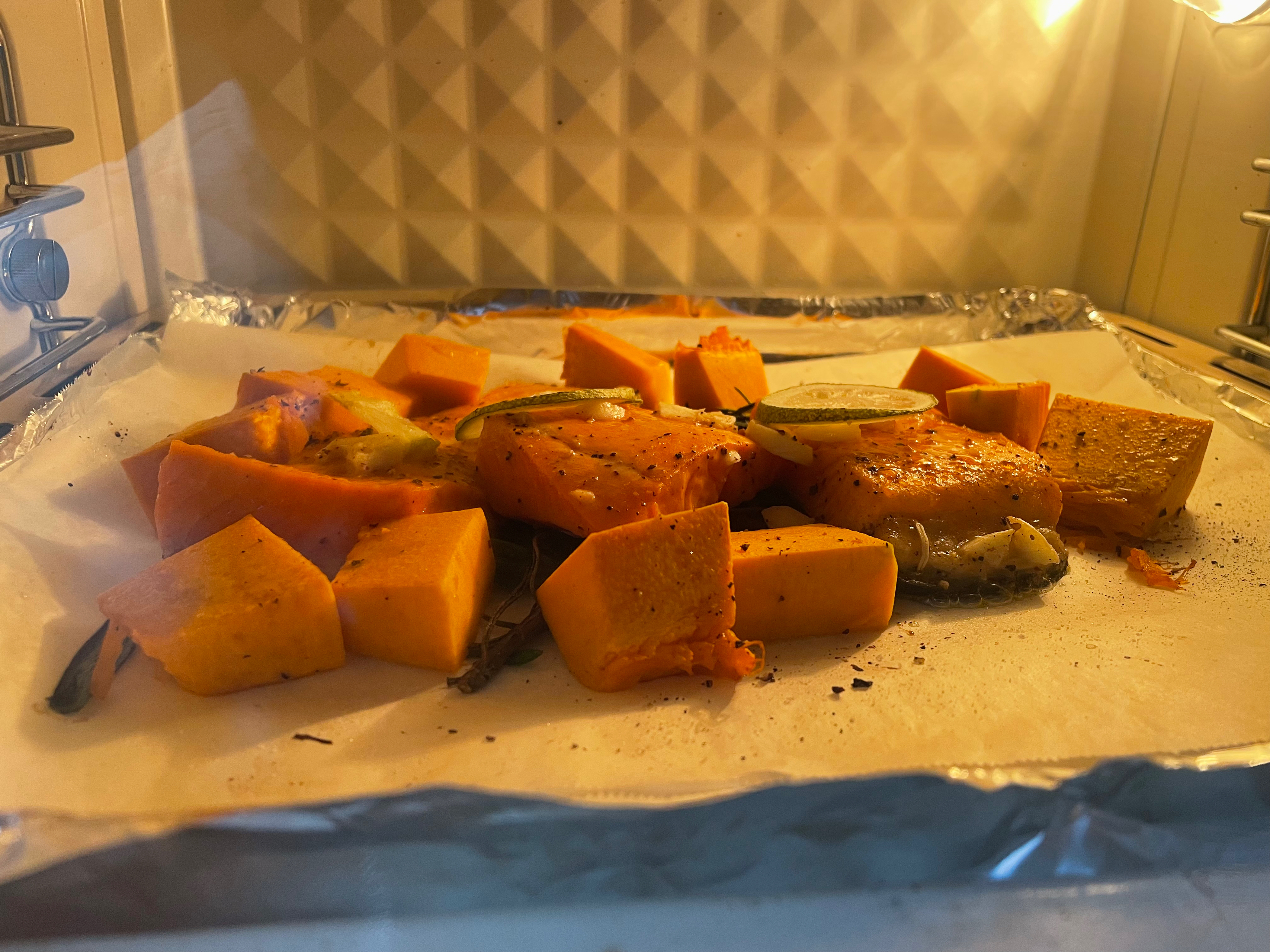 烤三文鱼和南瓜的做法