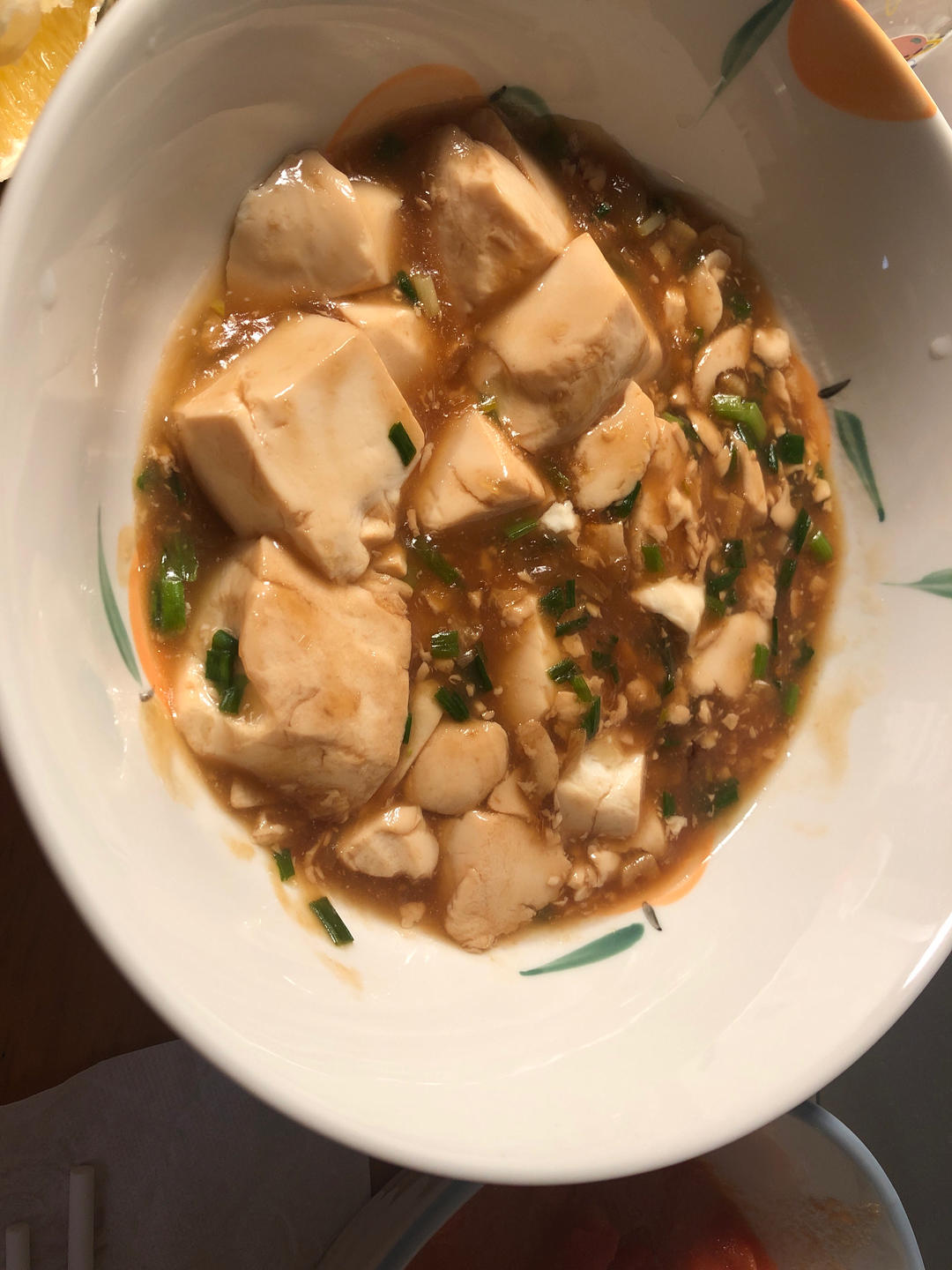 不放肉也超下饭的葱焖豆腐