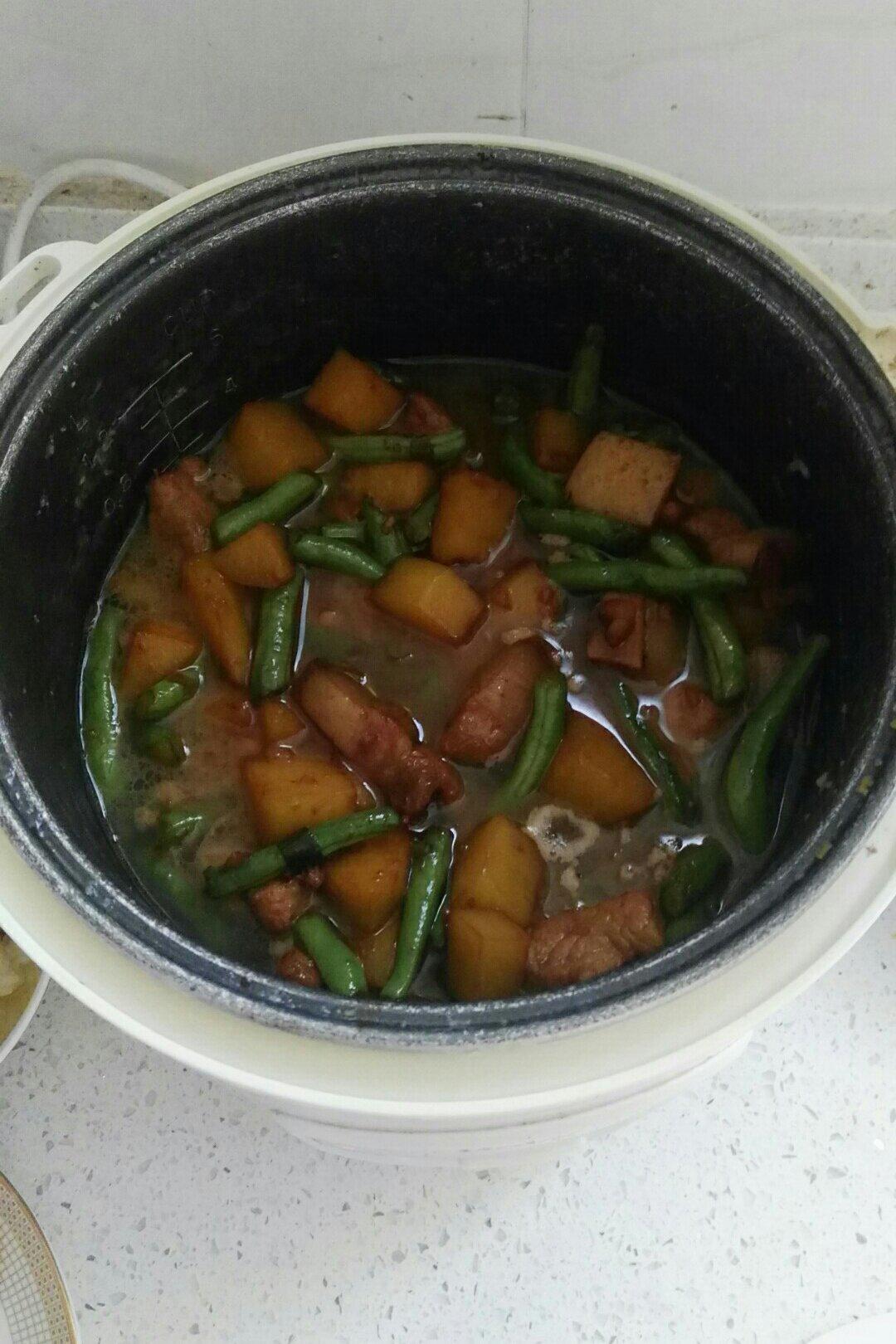 豆角土豆焖饭