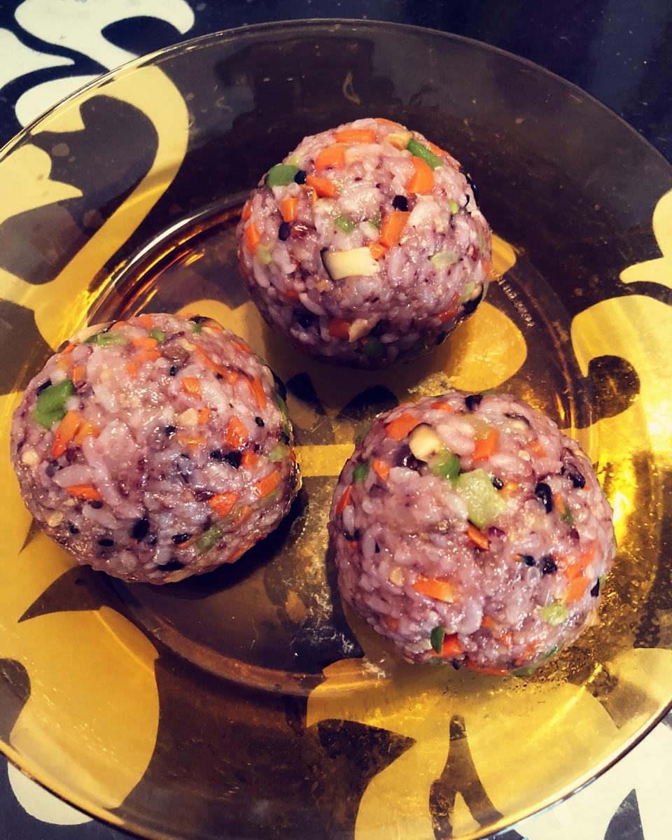 小盆友超爱的肉松饭团子