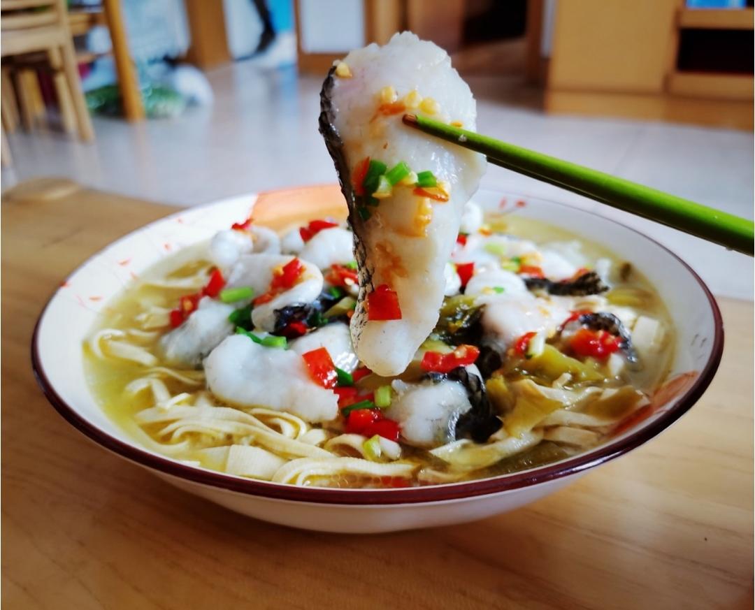 老坛酸菜鱼乌冬面