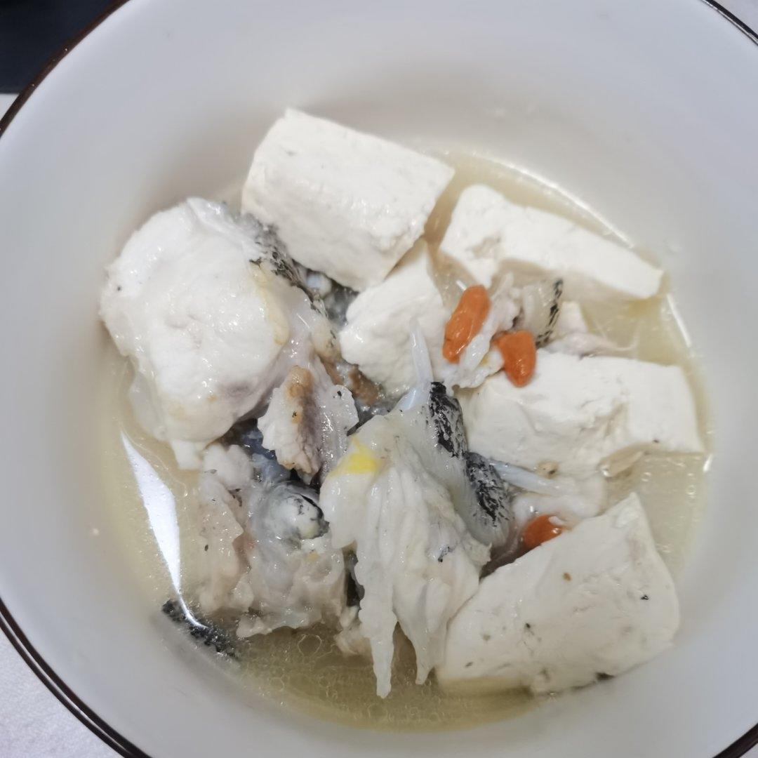 鲜浓鱼汤鲤鱼汤（鲫鱼汤）