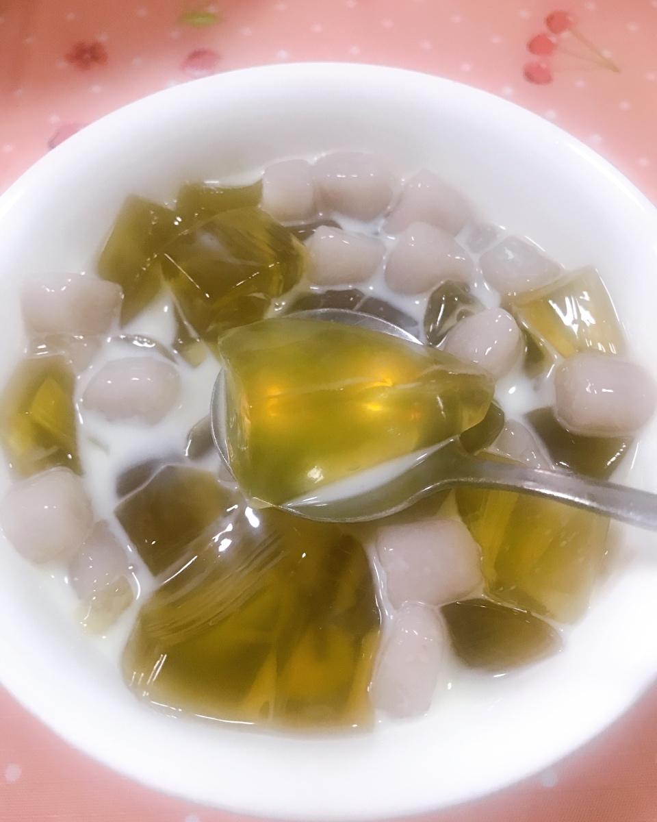 fenfen做的海底椰雪梨菊花膏