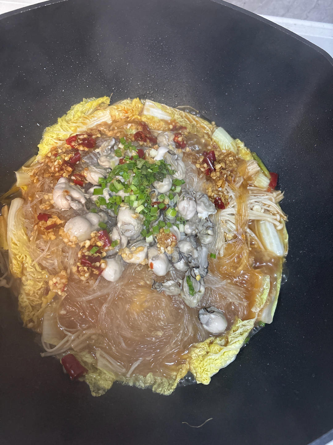 隔壁邻居闻到都馋哭了的生蚝粉丝煲