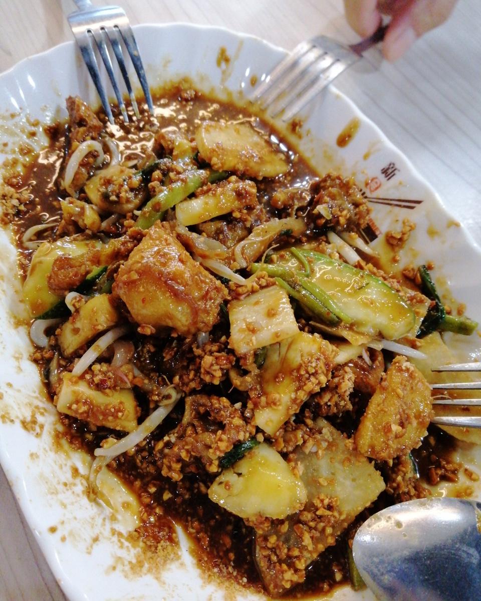新加坡美食：水果啰喏（Rojak）