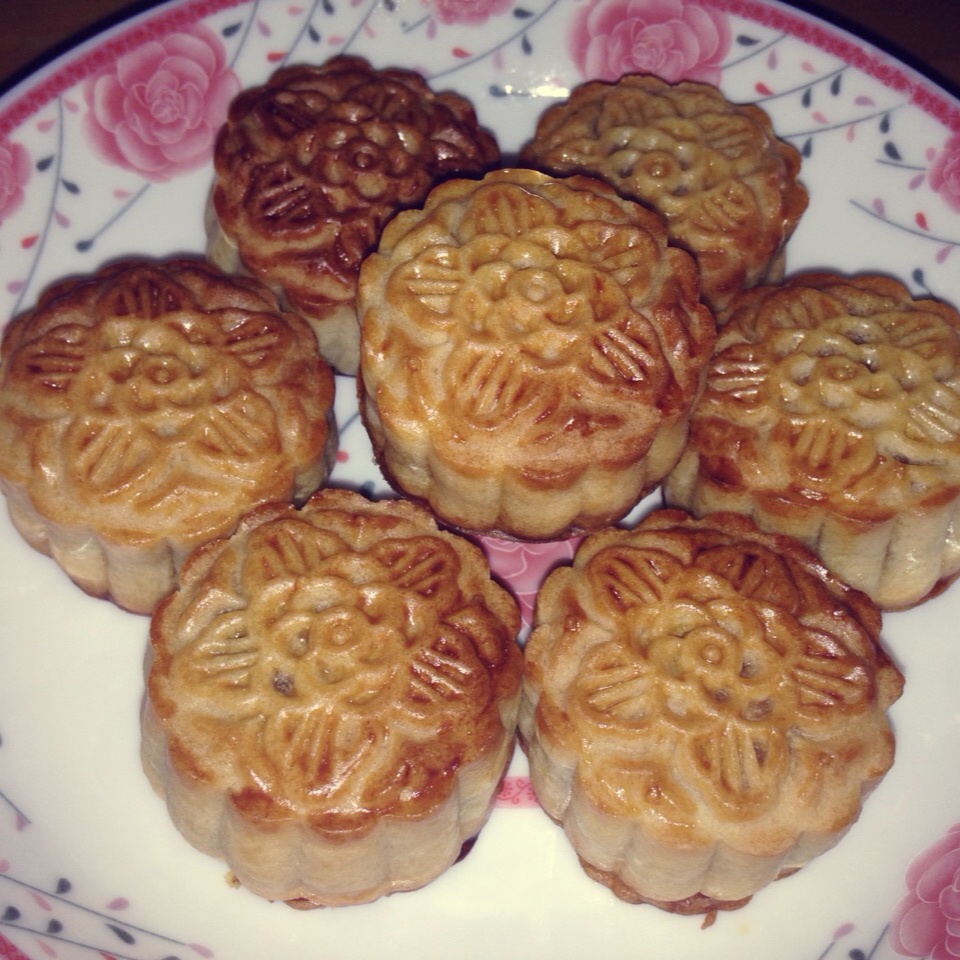 广式月饼—蛋黄莲蓉月饼