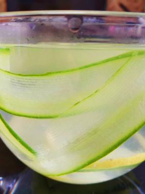 清新减脂柠檬黄瓜水的做法 步骤3