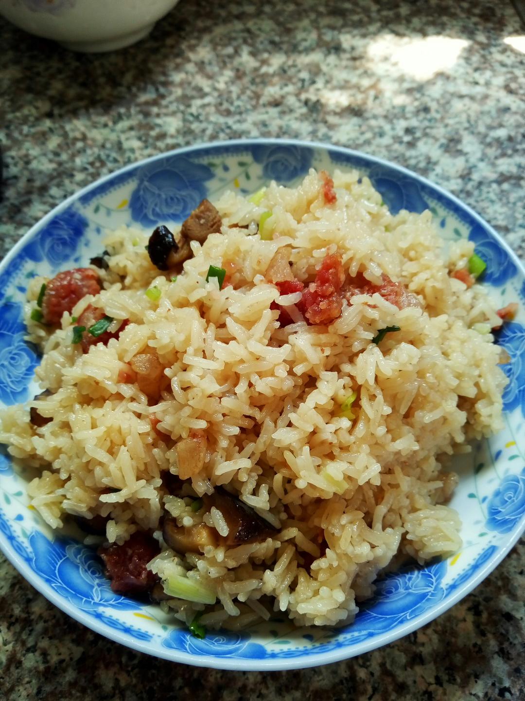 电饭煲香菇腊肠饭