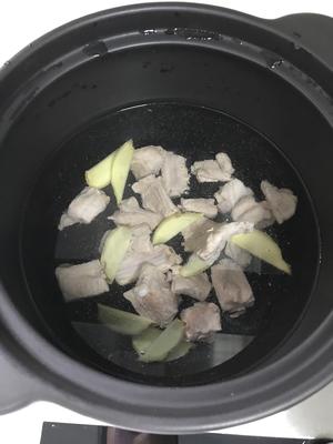 玉米土豆山药排骨汤的做法 步骤5