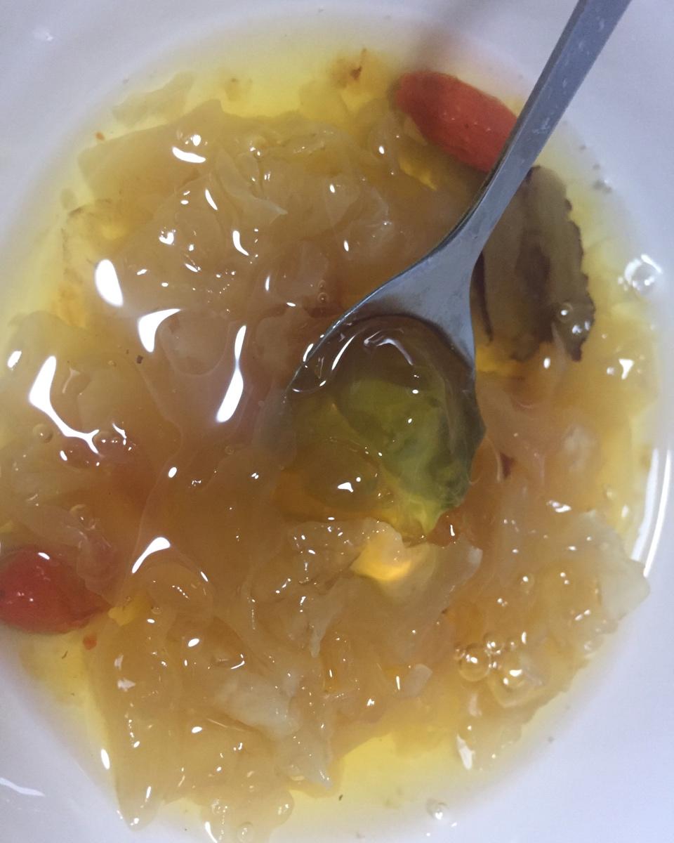 桃胶银耳红枣羹