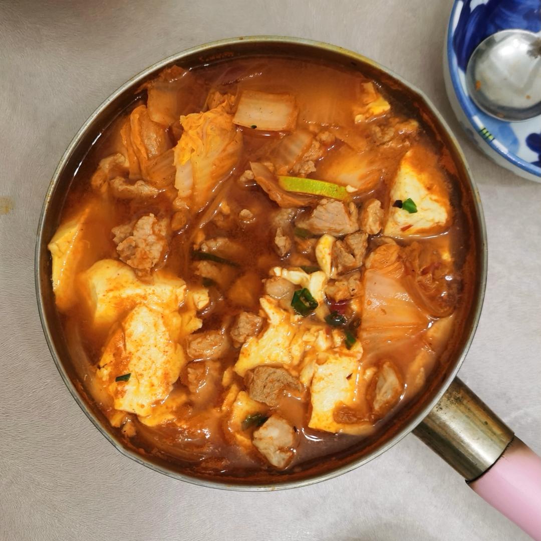 韩式【辣白菜嫩豆腐汤】绝对的下饭