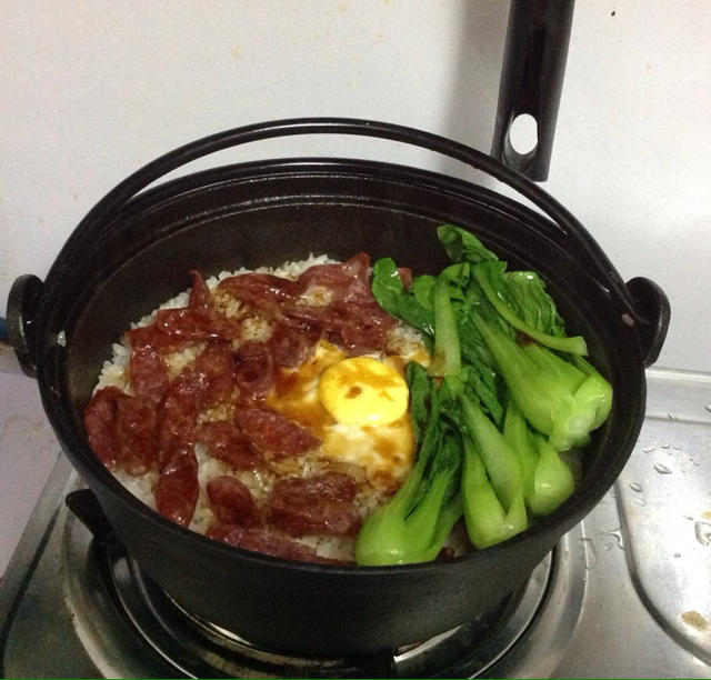 香肠煲仔饭