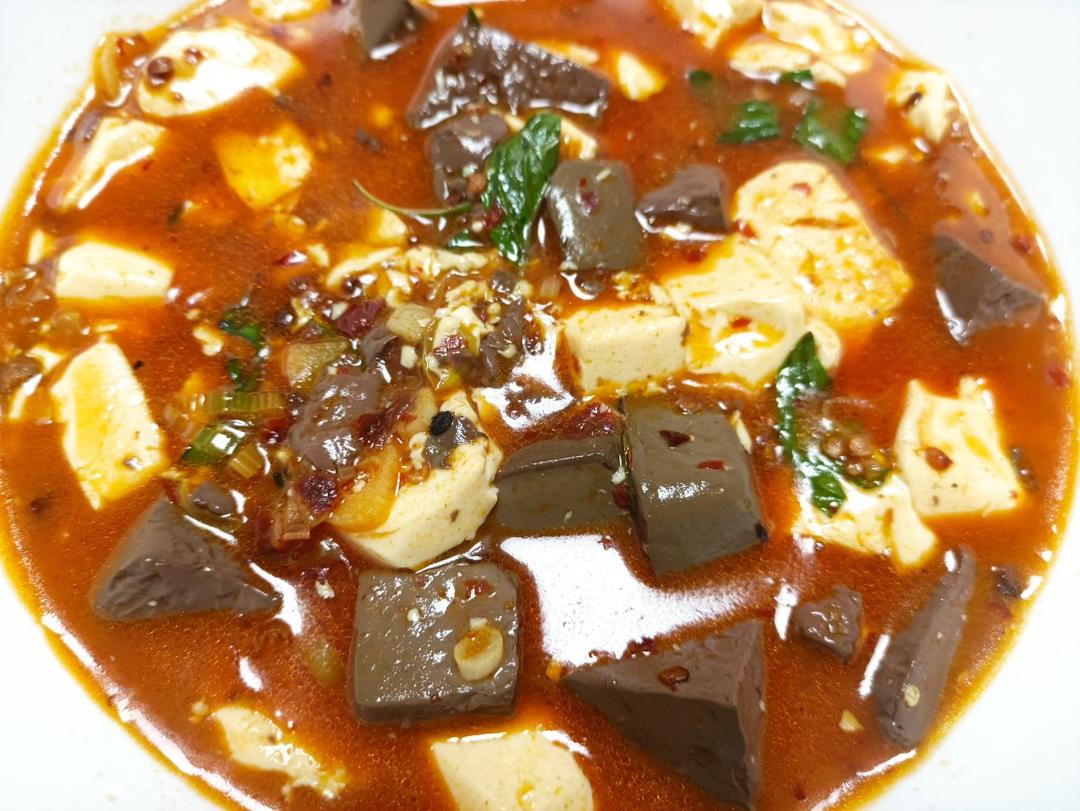 超级好吃的鸭血豆腐