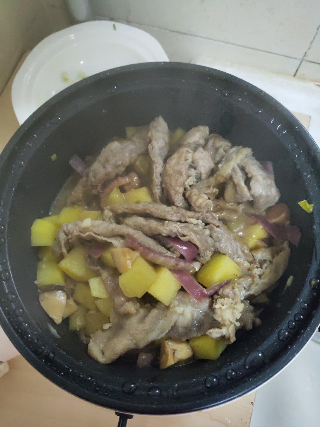 香菇土豆肥牛饭
