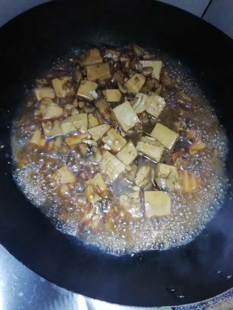 红烧豆腐烩蘑菇的做法 步骤7