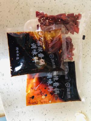 麻辣土豆干锅虾的做法 步骤2