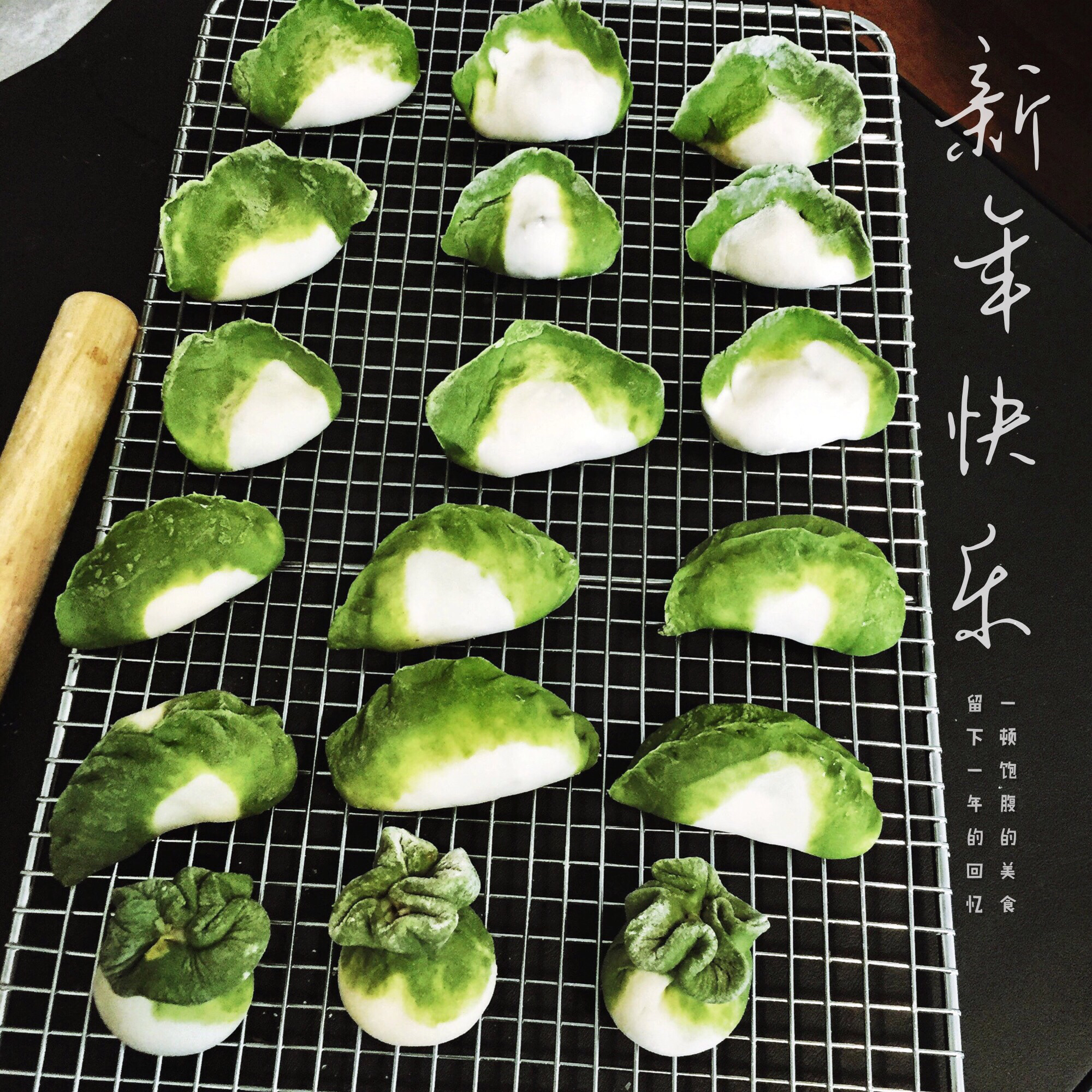翡翠白玉白菜饺子详细版（附翡翠白玉白菜饺子包法，翡翠白玉饺子皮两种制法，面包机和面，翡翠白玉烧卖，各种馅料搭配）