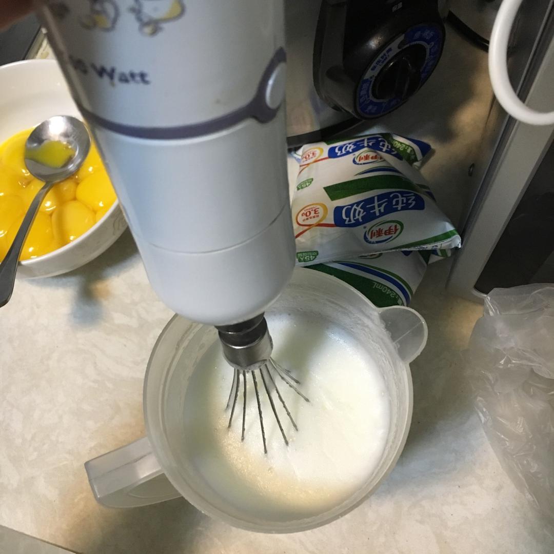 烤箱做蛋糕（戚风蛋糕的做法）