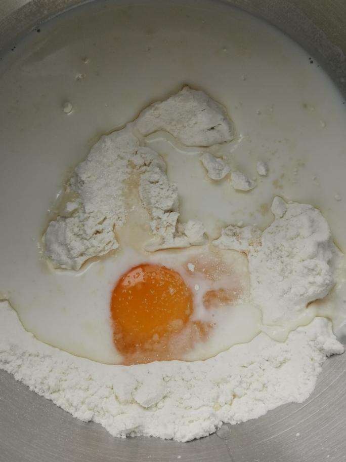 纯奶手撕吐司的做法 步骤1
