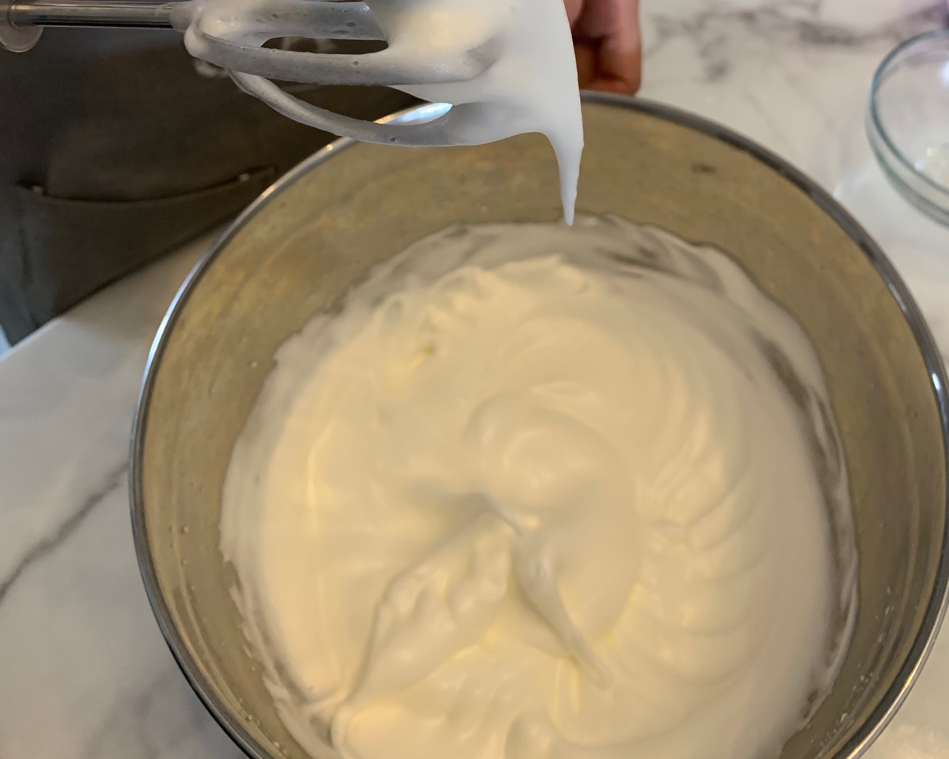 蛋糕卷系列-完美毛巾底之超级顺滑的冰淇淋蛋糕卷的做法 步骤7