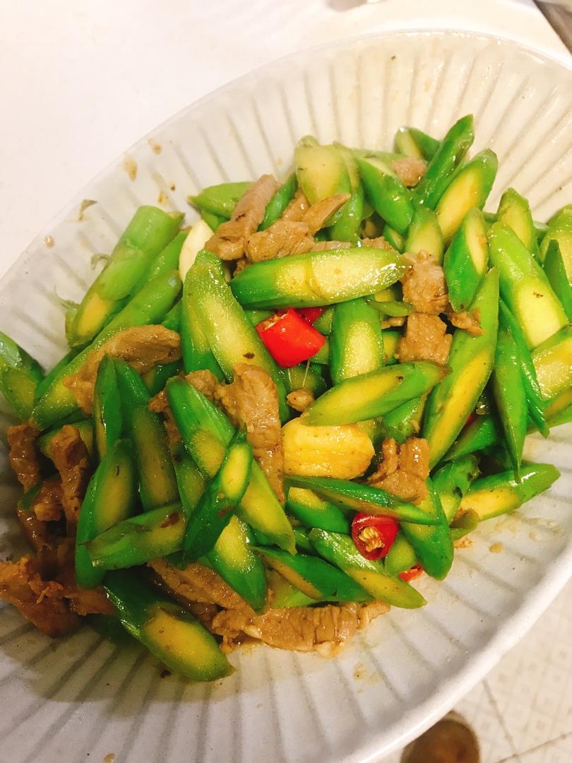 芦笋炒牛肉