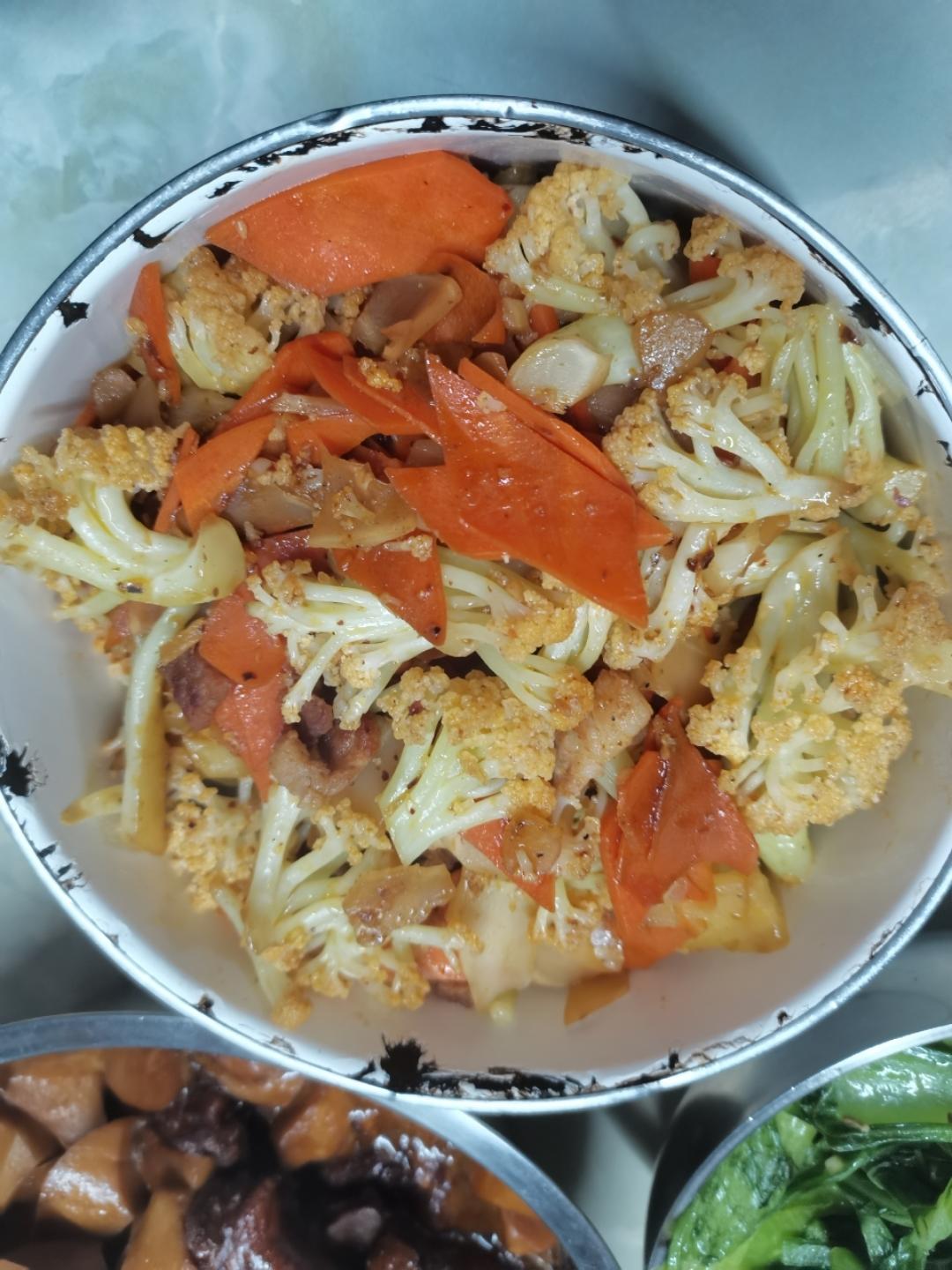 老丁的私房菜-干锅花菜