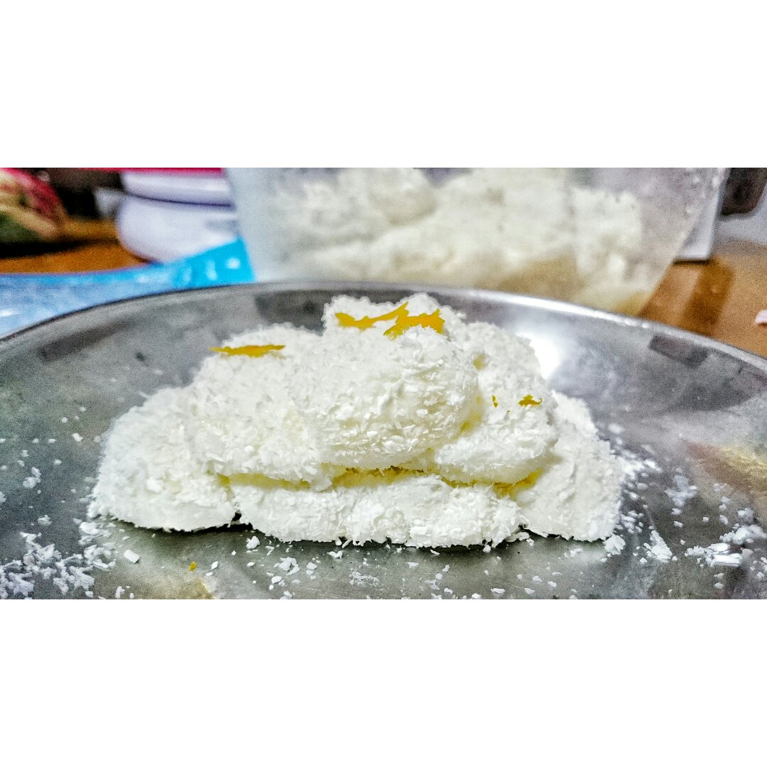 椰丝牛奶小方糕