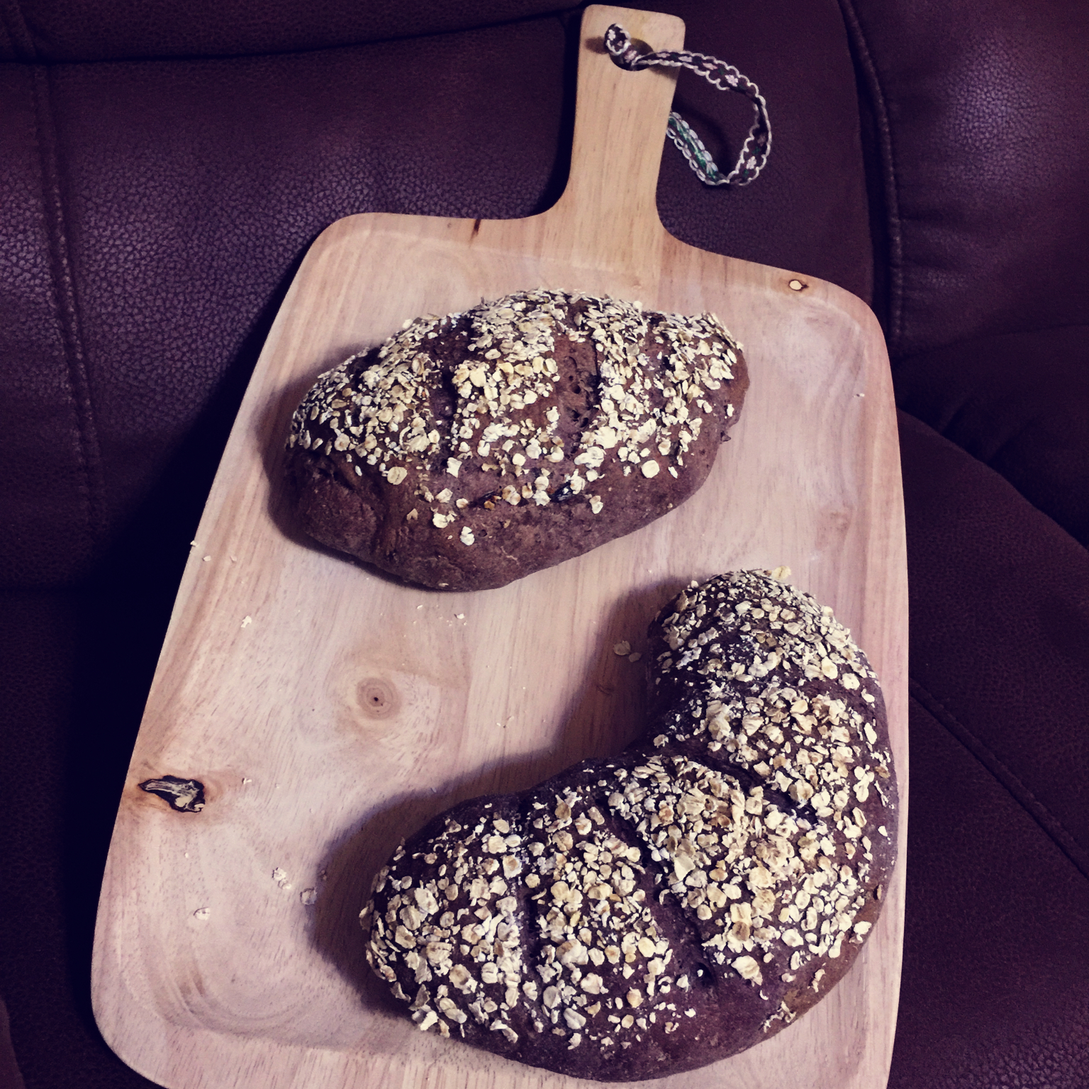 无糖无油黑麦核桃软欧