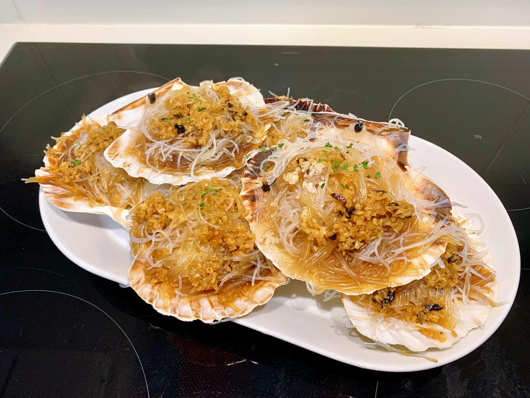 零失败的蒜蓉粉丝蒸扇贝